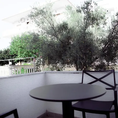 Hotel Melodia Xhek *