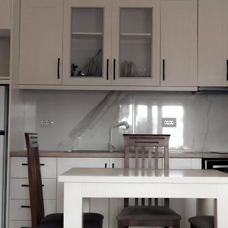 Melodia Xhek 酒店 卡萨米尔